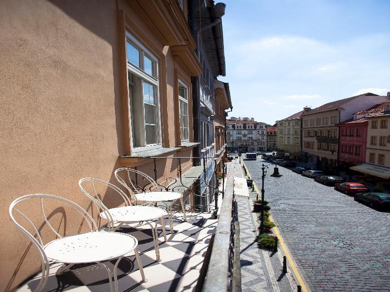 Little Town Budget Hotel Prag Exterior foto