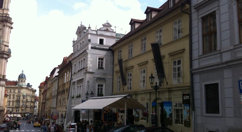 Little Town Budget Hotel Prag Exterior foto